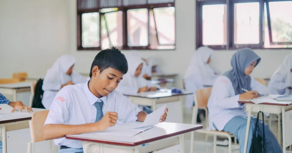 Tips Menghadapi Ujian Teori Kebidanan dengan Persiapan Matang