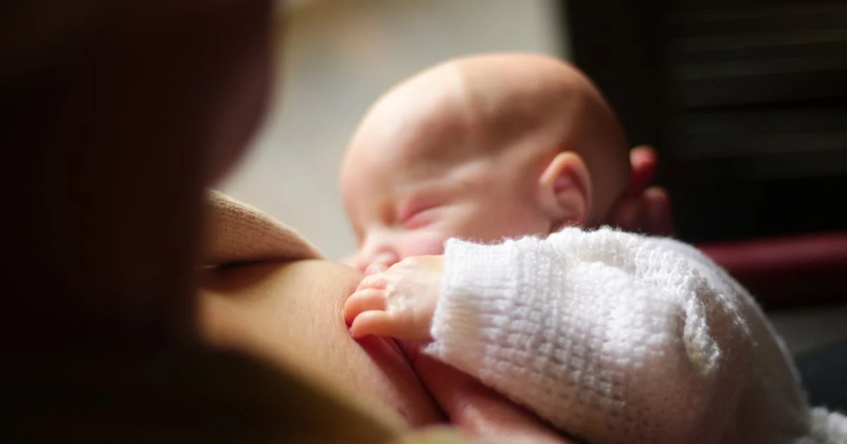 Peran Bidan dalam Edukasi ASI Eksklusif untuk Kesehatan Ibu dan Bayi